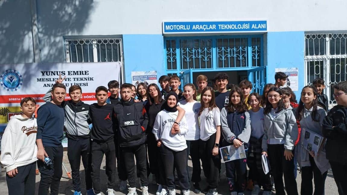 Atatürk Meslek Lisesinde yapılan Meslek Eğitim Fuarına öğrencilerimizle katıldık
